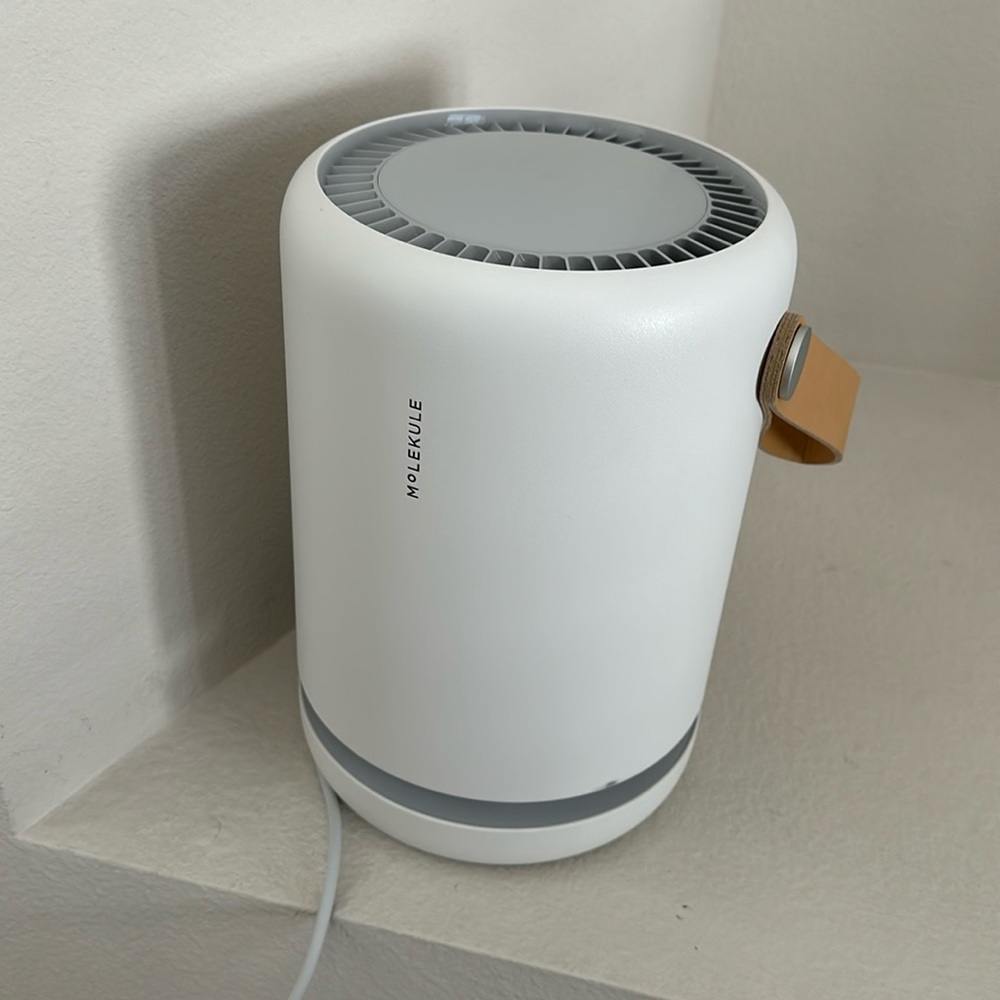 MOLEKULE